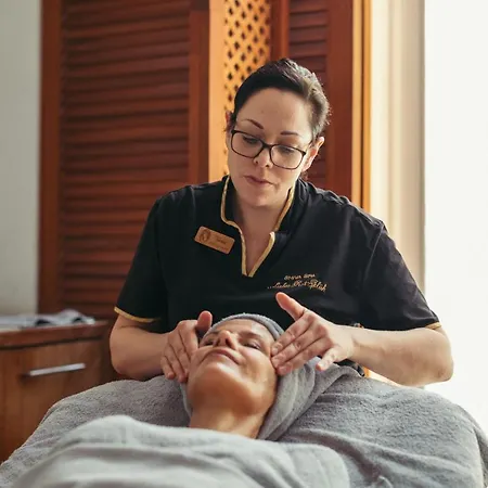 Wellnesshotel ...liebes Rot-flüh Hotel 4*