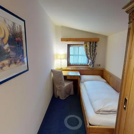 Wellnesshotel ...liebes Rot-flueh