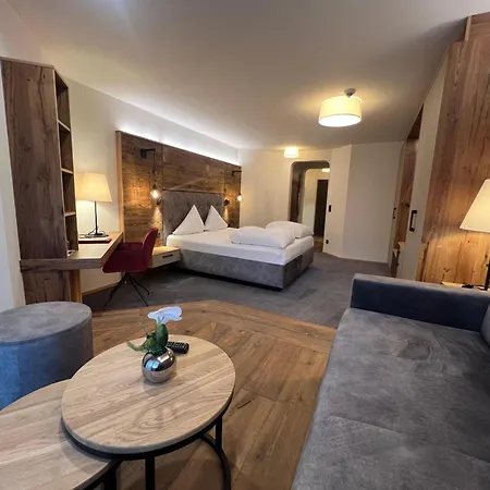 Hotel Wellnesshotel ...liebes Rot-flueh 4*