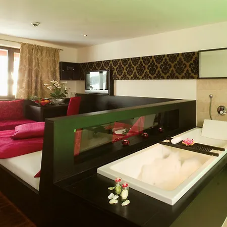 Wellnesshotel ...liebes Rot-flueh